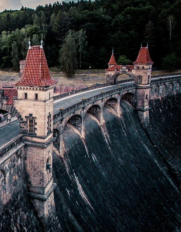Vodní nádrž Les Království