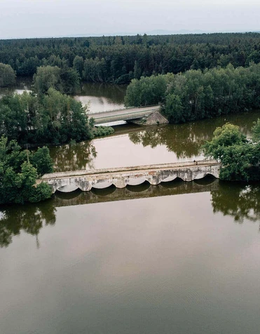 Kamenný most přes rybník Vítek