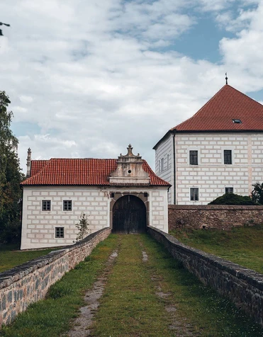 Tvrz Křepenice