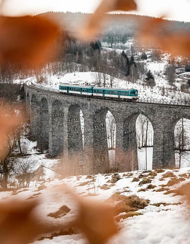 Novinský železniční viadukt